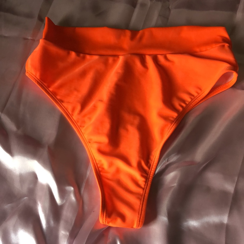 Bikini Bottom - Picture 2 of 4